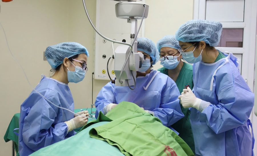 Phẫu thuật kỹ thuật cao